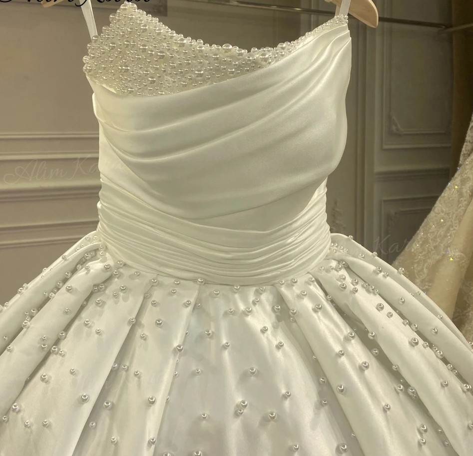 Gorgeous Princess Wedding Dress Strapless Pearls Sleeveless Chapel Train Birde Formal Gowns Vestido De Novia Robe De Mariage