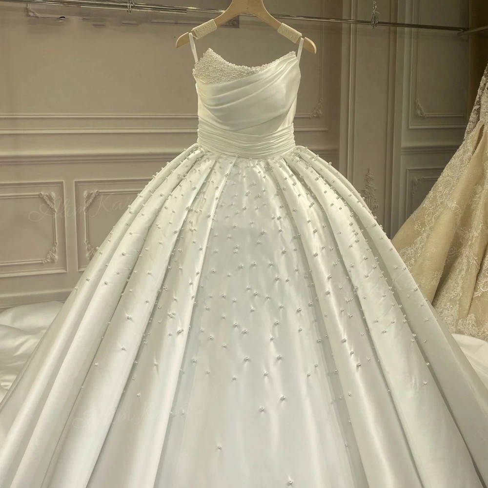 Gorgeous Princess Wedding Dress Strapless Pearls Sleeveless Chapel Train Birde Formal Gowns Vestido De Novia Robe De Mariage
