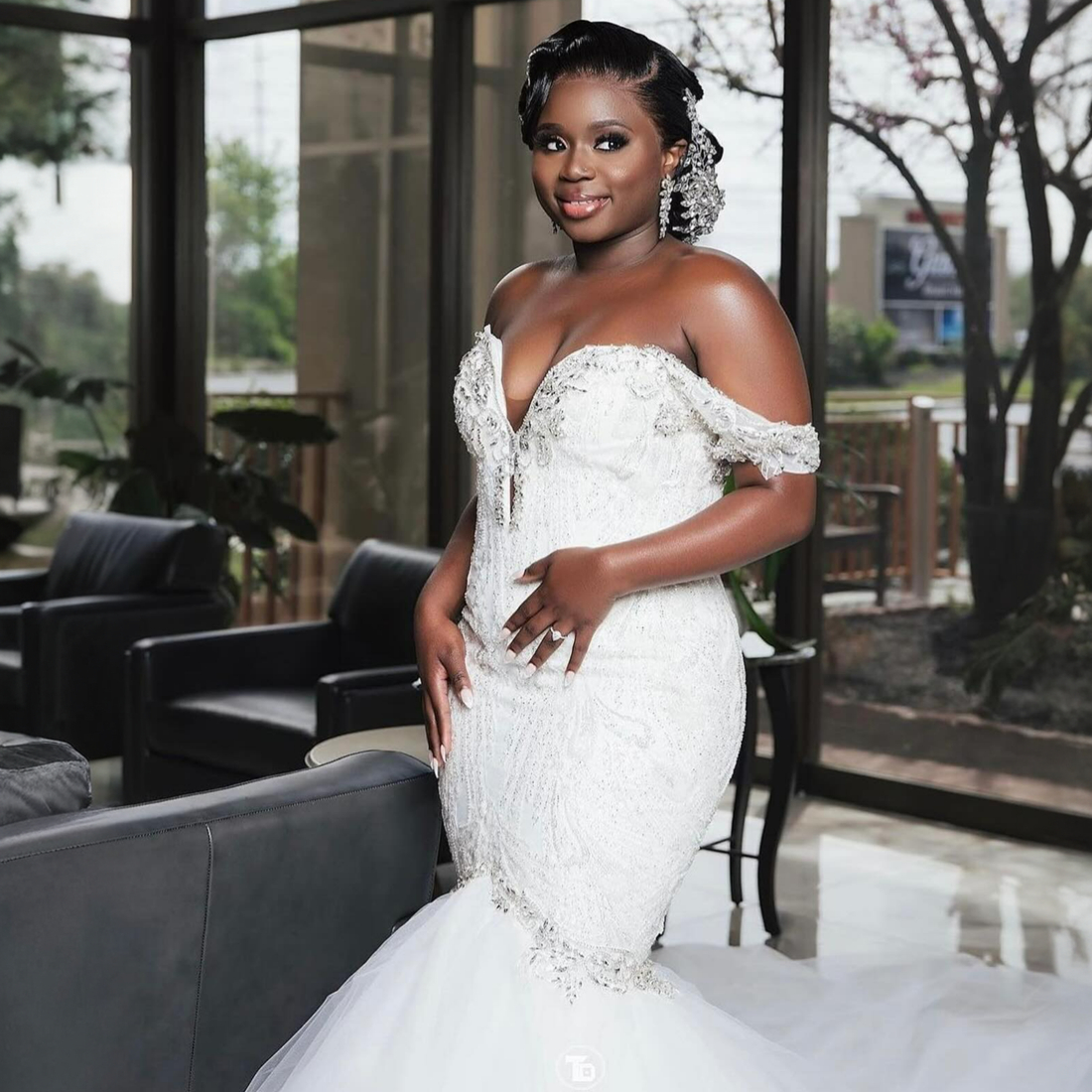 Plus Size Aso Ebi Mermaid Wedding Dress Off Shoulder Appliqued Lace Beaded Bridal Gowns for Bride Tiered Tulle Skirt for African Black Women Marriage 