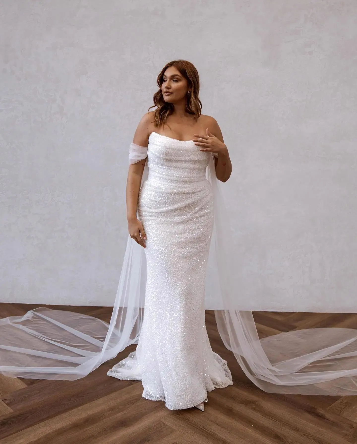 Designed Simple Sequined Mermaid Wedding Dresses Elegant Strapless Backless Sheath Long Summer Beach Garden Bridal Gowns Plus Size Bc