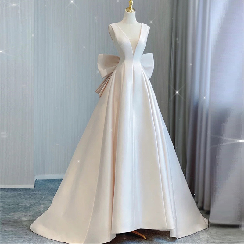 satin vintage wedding dresses 2024 sexy v neck Arabic Satin church garden bridal reception gowns Robe de mariee with big bow trumpet style wed dress M
