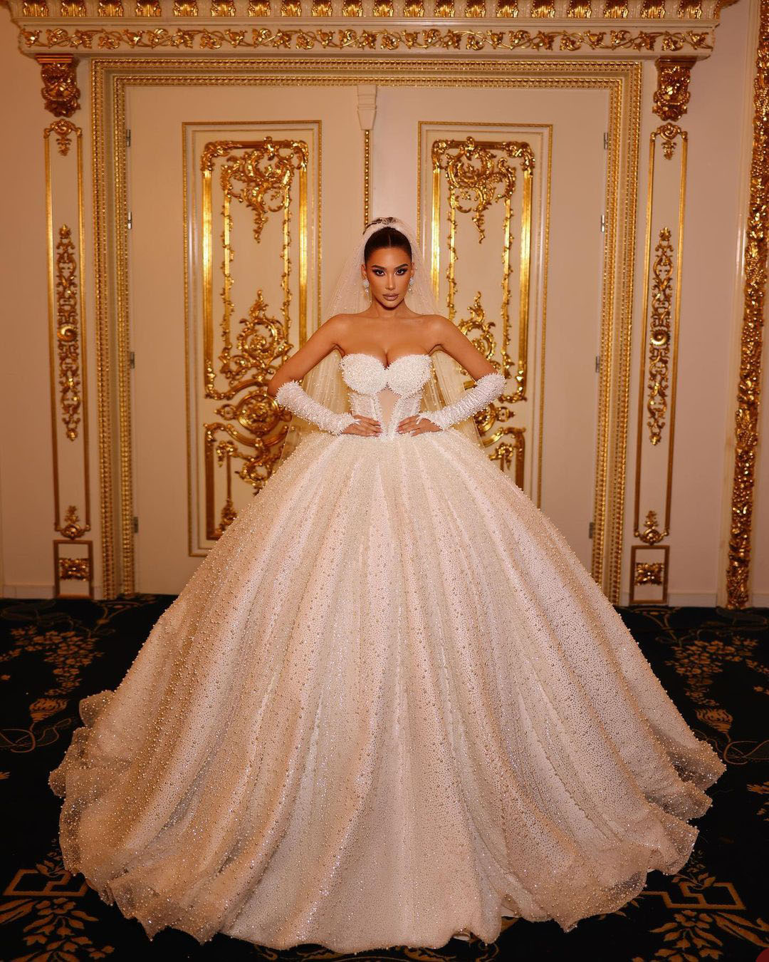 Vintage Ball Gown Wedding Dresses Sweetheart Removable Sleeves Bridal Gowns Sequined Beads Sweep Train Princess Marriage Gowns Custom Made