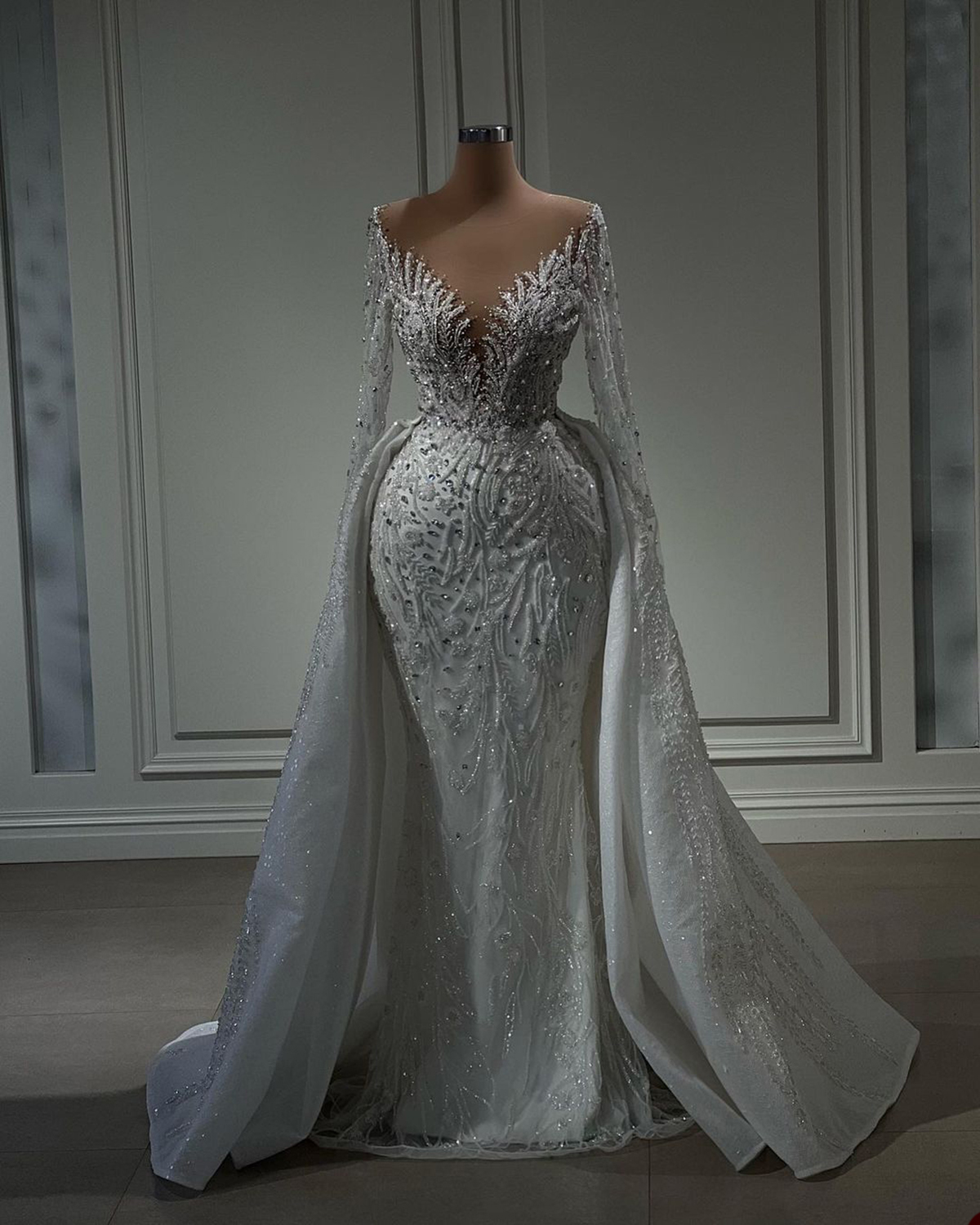 Gorgeous Crystal Mermaid Bridal Gowns V Neck Sequins Wedding Dress Custom Made with Detachable Train Bride Dresses Vestido de novia