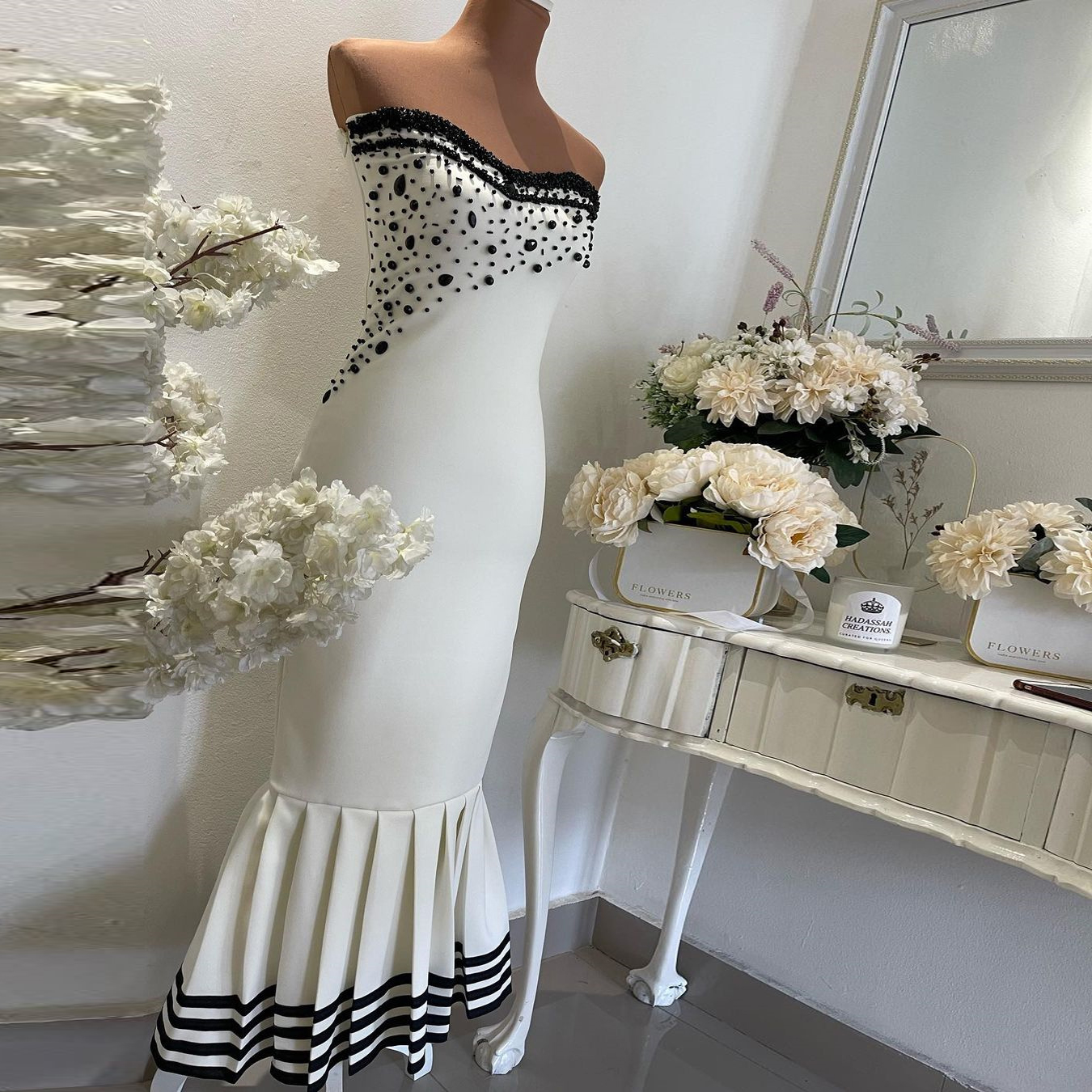 Elegant White Mermaid Prom Dress 2024 Satin Beads Strapless Long Evening Dresses Sexy Formal Party Gowns Vestidos De Noche 0522