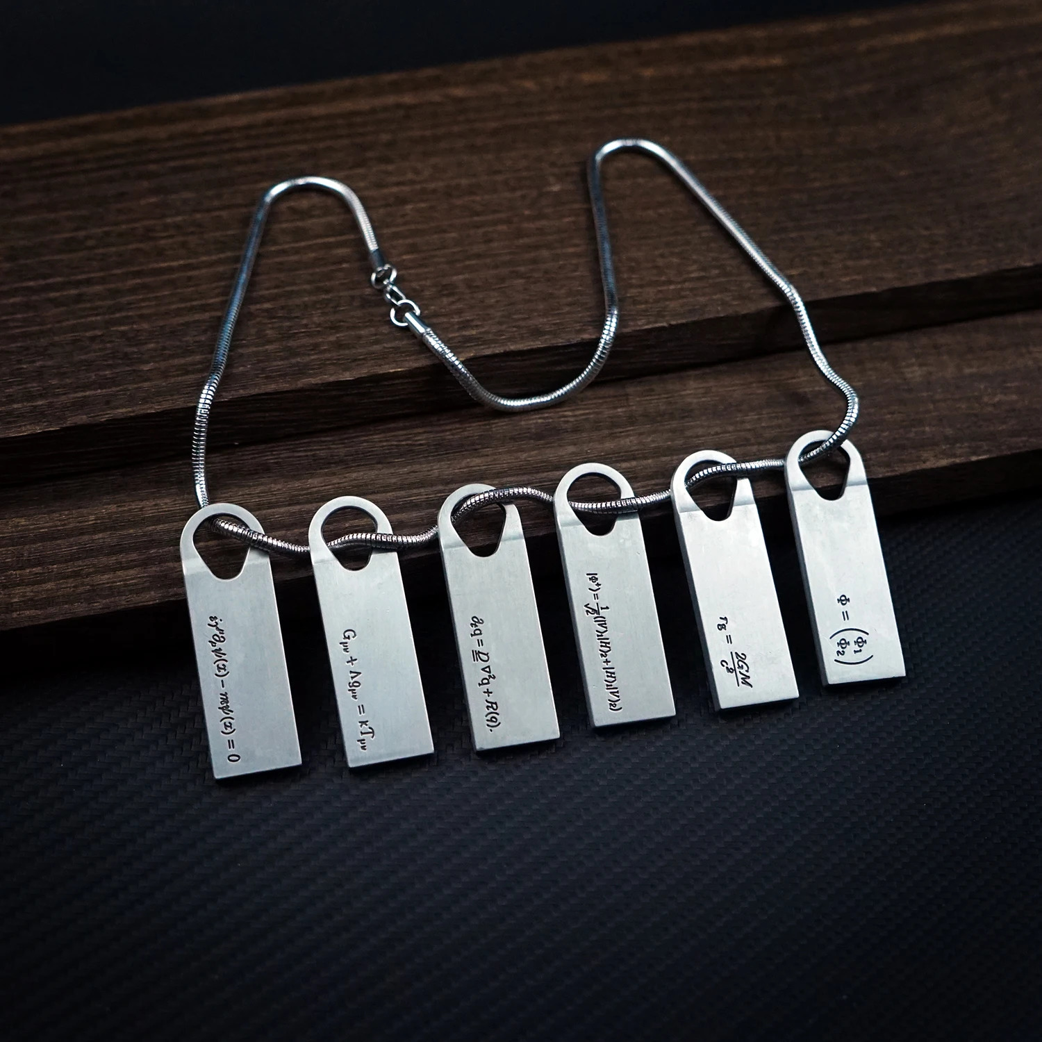 Game Death Stranding Qpid Necklace Sam Norman Reedus Fomulas Jelwelry Metal Necklaces Pendant Chains Choker Collares Charm Gift 240127