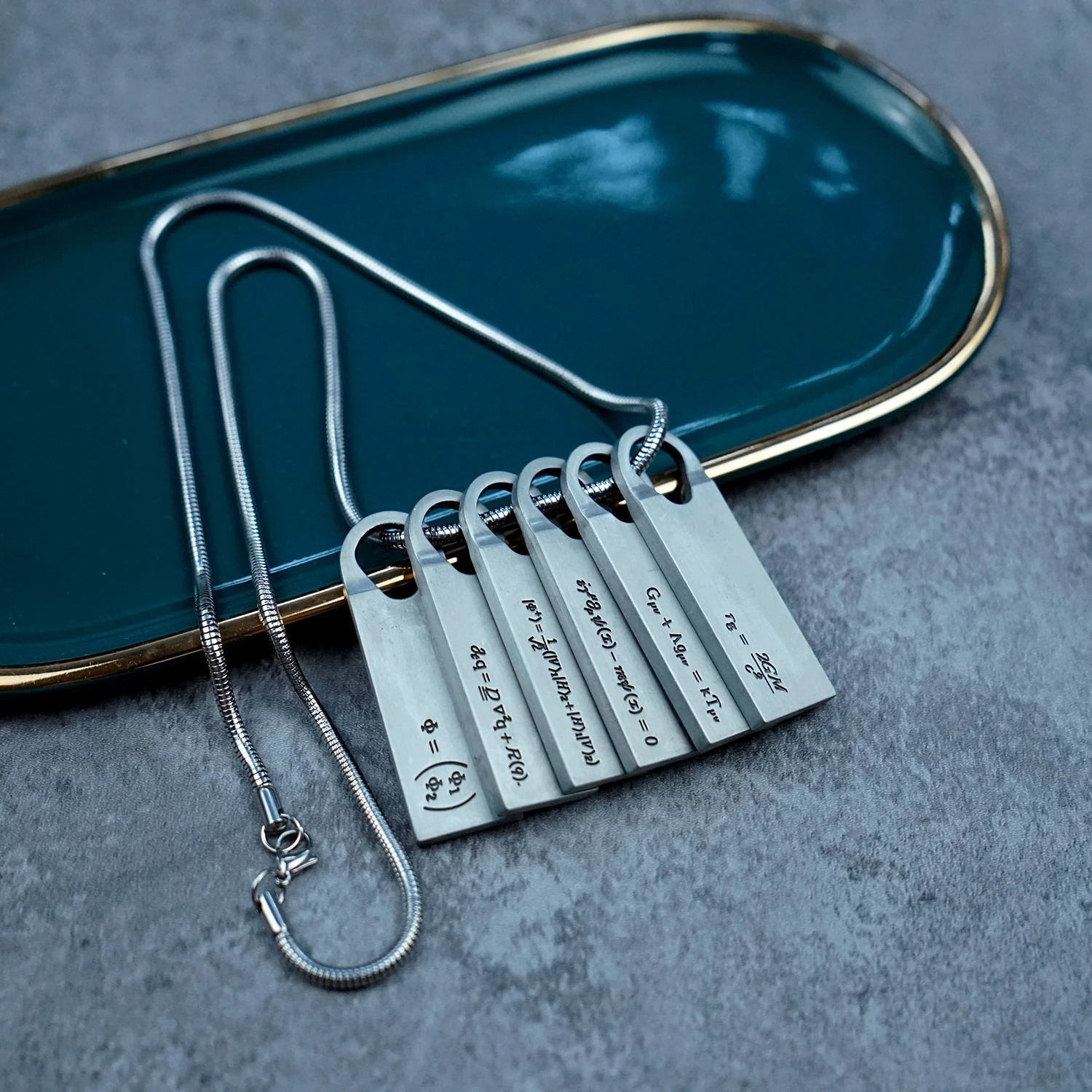 Game Death Stranding Qpid Necklace Sam Norman Reedus Fomulas Jelwelry Metal Necklaces Pendant Chains Choker Collares Charm Gift 240127