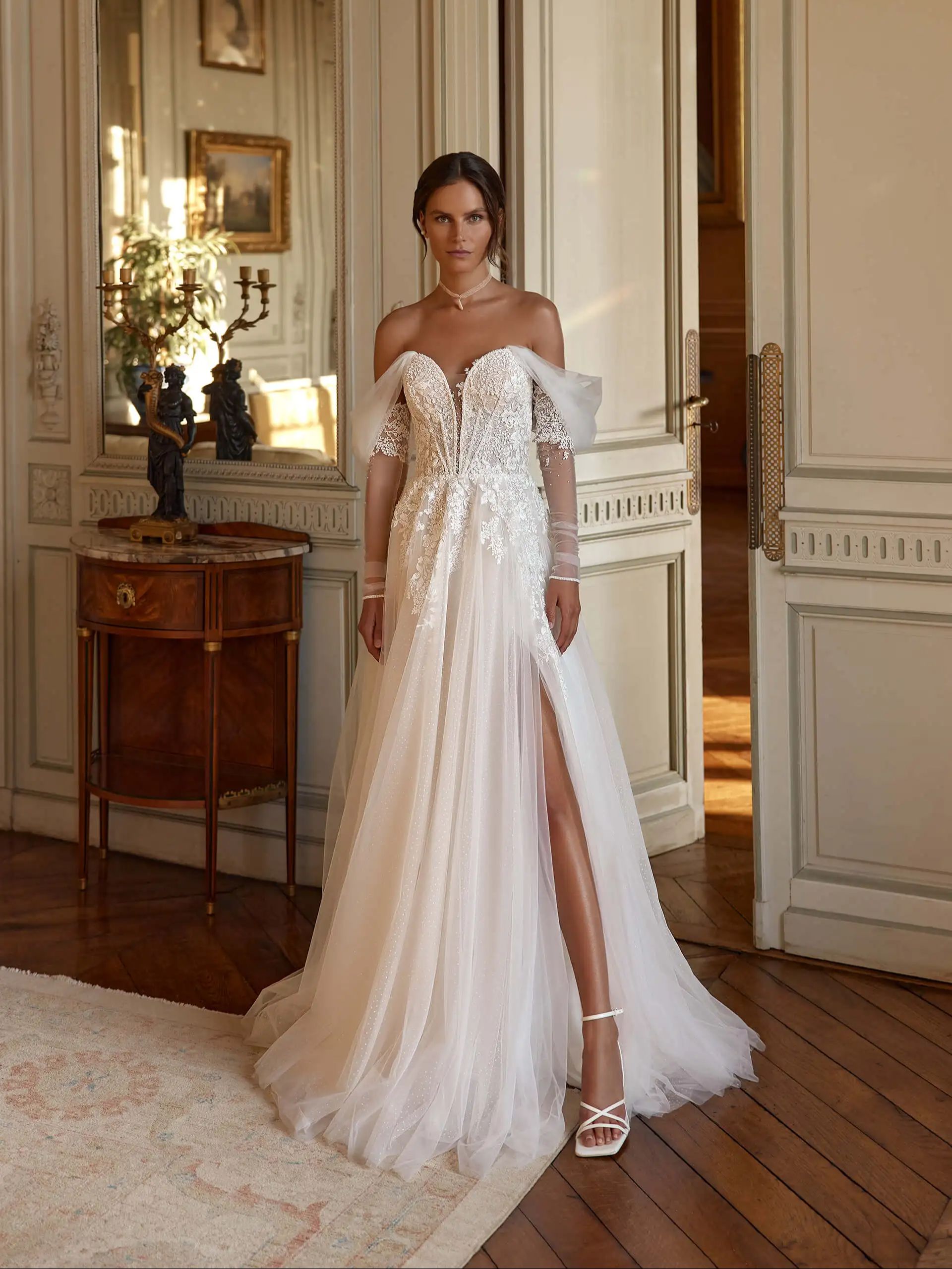 Chic Thigh High Slits A e Dresses Bridal With Detachable Sleeve Lace Appliques Bead Boho Wedding Gown 326