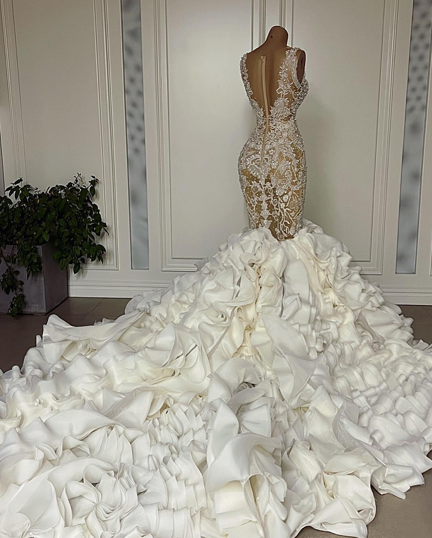 Gorgeous Mermaid Bridal Gowns Pearls Appliques Wedding Dress Spaghetti Straps Tiered Puff Made Bride Dresses Sweep Train 0219