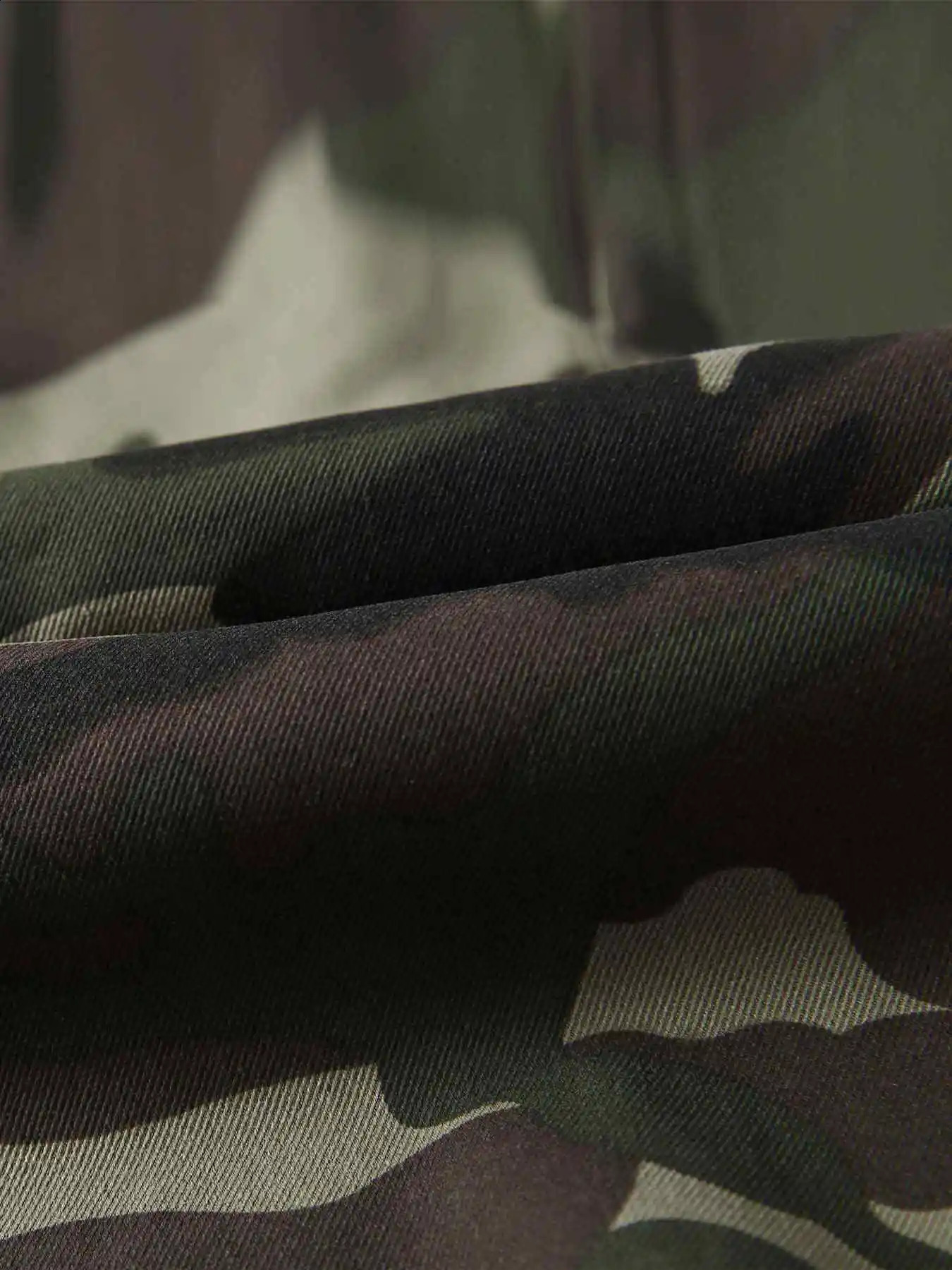 Men Camo Print Flap Pocket Cargo Pants 240126