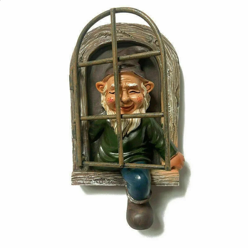 Elf Out The Door /Window Tree Hugger Naughty Garden Gnome Statue Tree Decor 240122