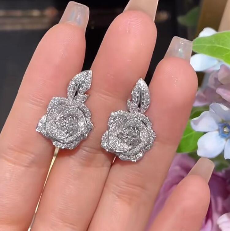 Sterg Sier Sparkg Stud Earrings Women, Featuring Genuine White Moissanite Dia Gemstones, Perfect for Party and Gift Giving 2209