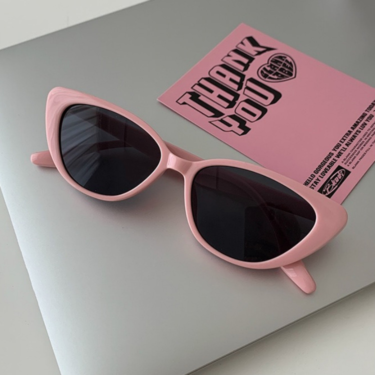 Fashion Styles Unisex Sunglasses sold with box Packaging Women's Shades Quality Eyewear