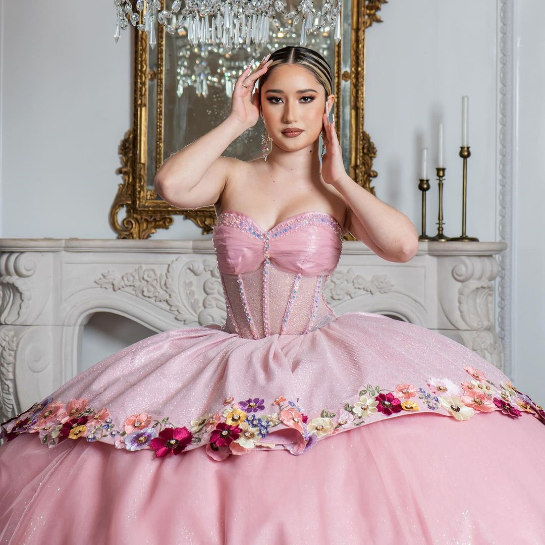 Shiny Pink Quinceanera Dresses 2024 Ball Gowns Appliques Sequined Strapless Sweet 16 Dress Birthday Party Gown 15 Vestidos 0521