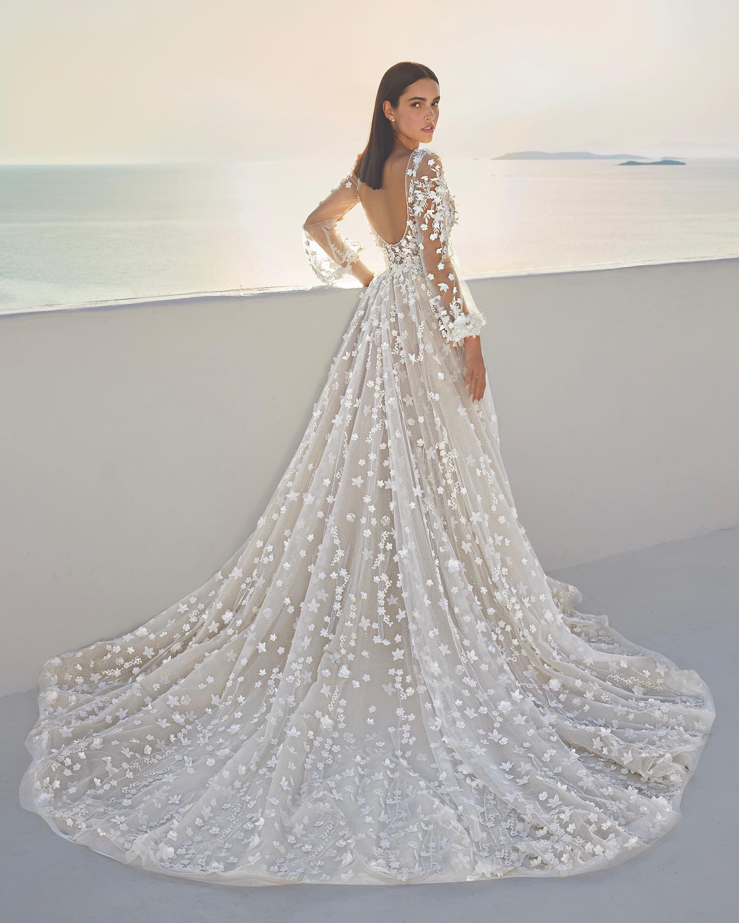 Vintage 3D Floral Wedding Dresses V Neck A Line Long Sleeve Lace Beach Bridal Gowns Side Split Bride Dress Vestidos De Novia