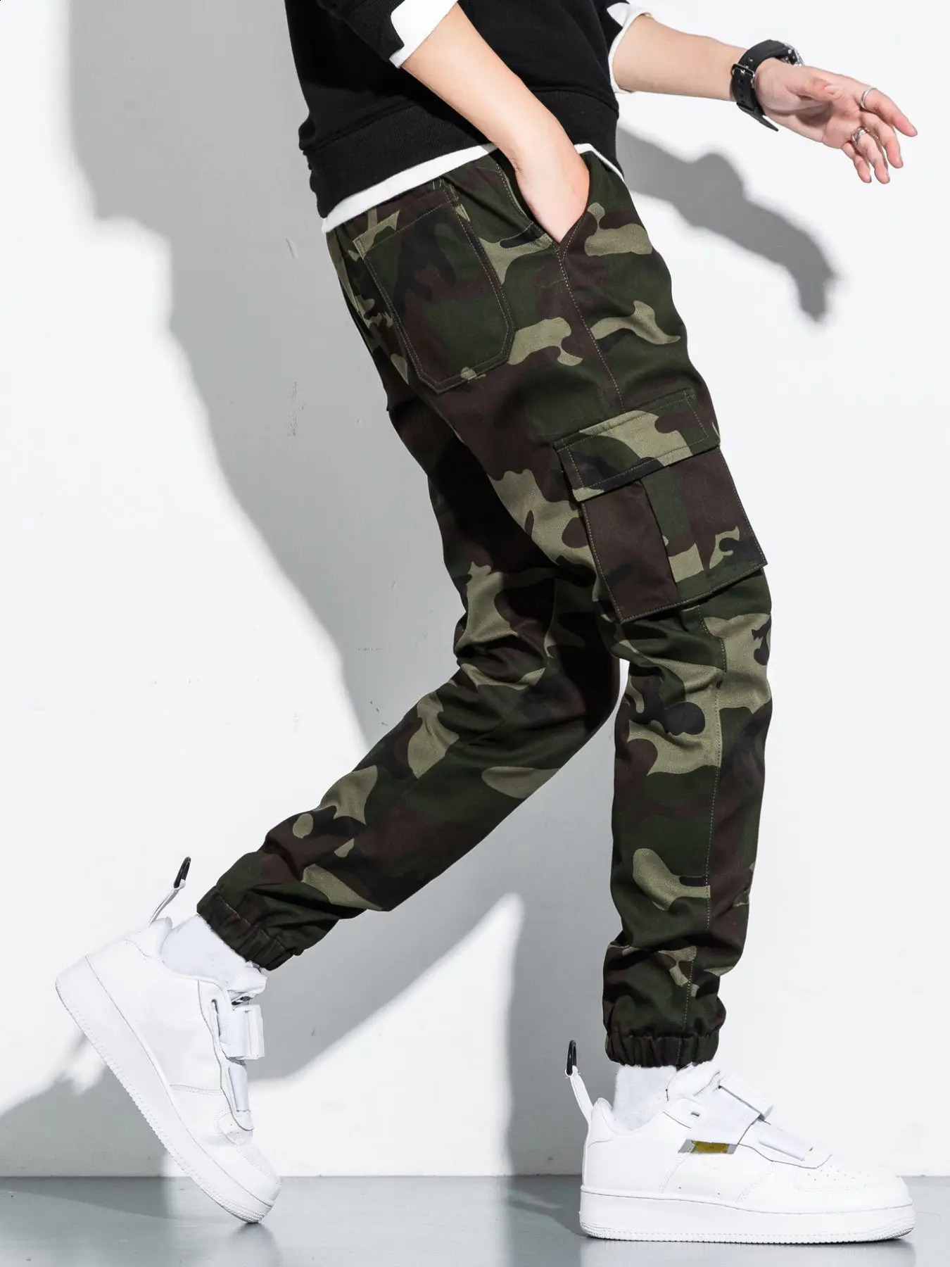 Men Camo Print Flap Pocket Cargo Pants 240126