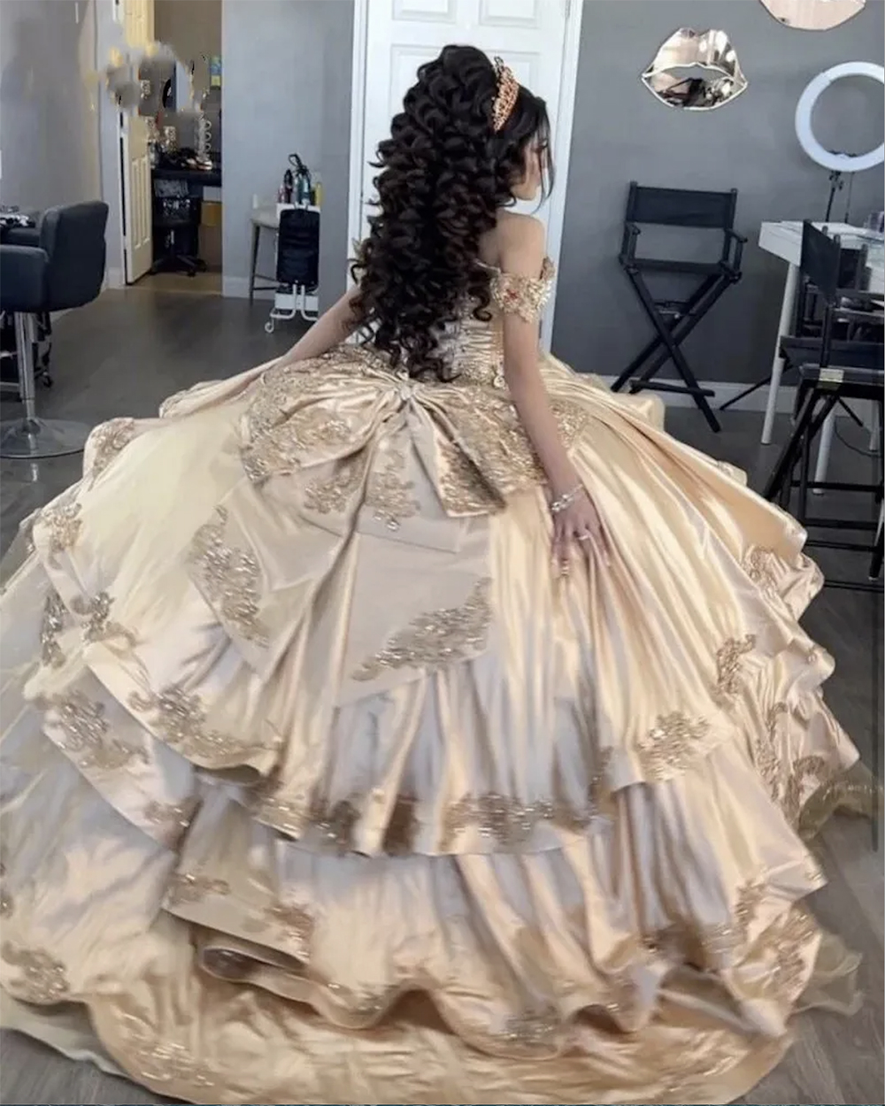 Elegant Champagne Satin Quinceanera Dresses 2024 Short Sleeves Applique Sequin Sweet 16 Dress Bow Vestidos De 15 Prom Party Gowns