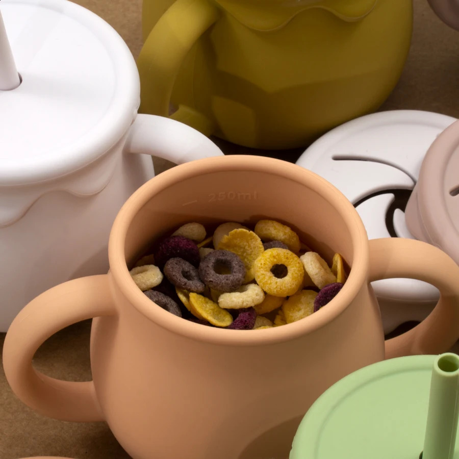 Kawaii Childrens Silicone Learning Drinking Cup Baby Snack Cup Two-in-One Honey Jar Food Storage born Accessories 240130