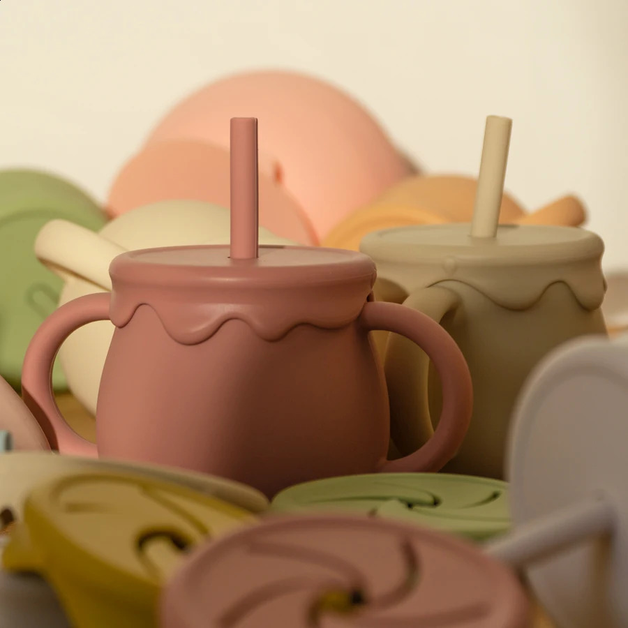 Kawaii Childrens Silicone Learning Drinking Cup Baby Snack Cup Two-in-One Honey Jar Food Storage born Accessories 240130