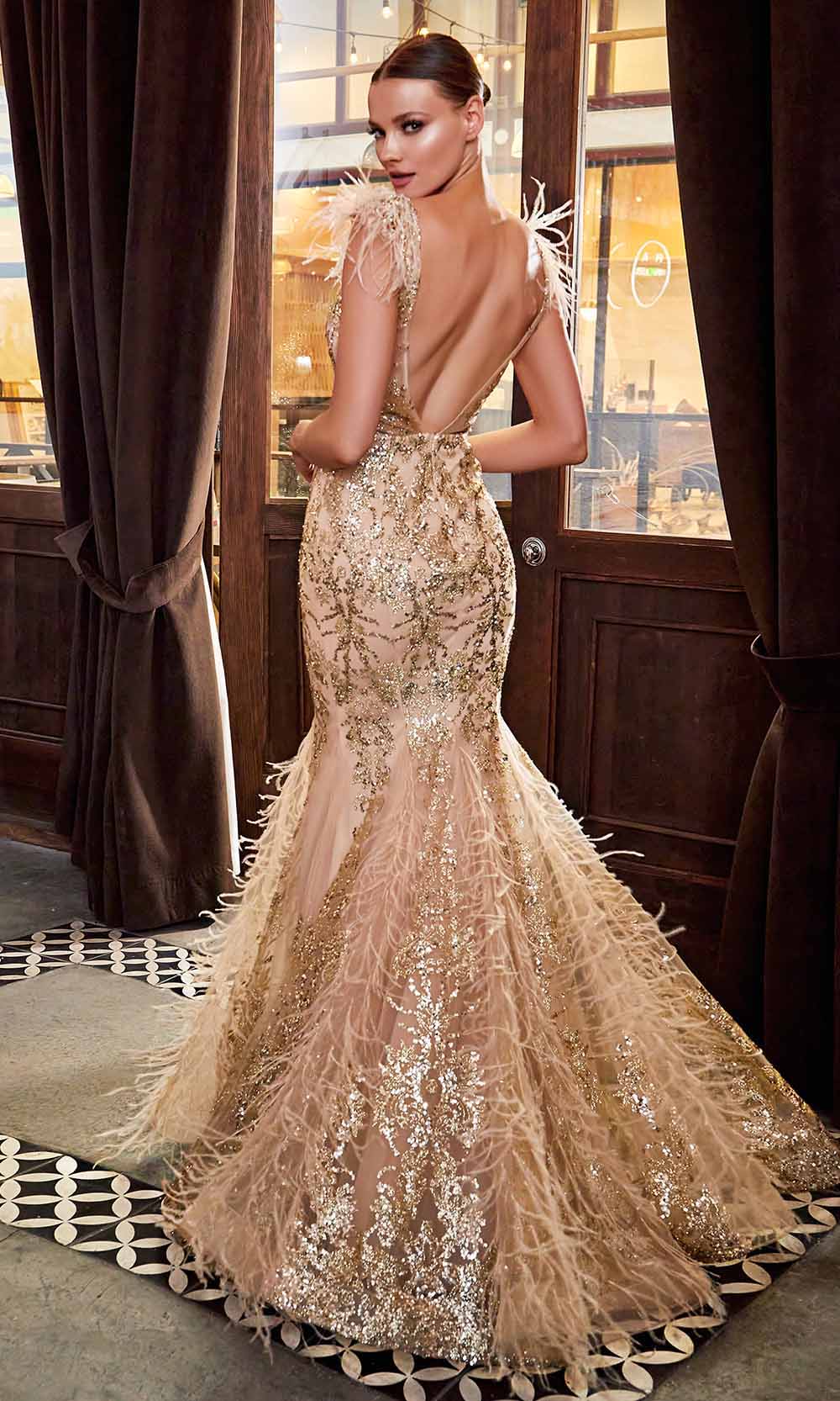 Sequins Modern Evening Feather Mermaid Prom Gowns Backless V Neck Sleeveless Custom Made Formal Party Dresses Plus Size