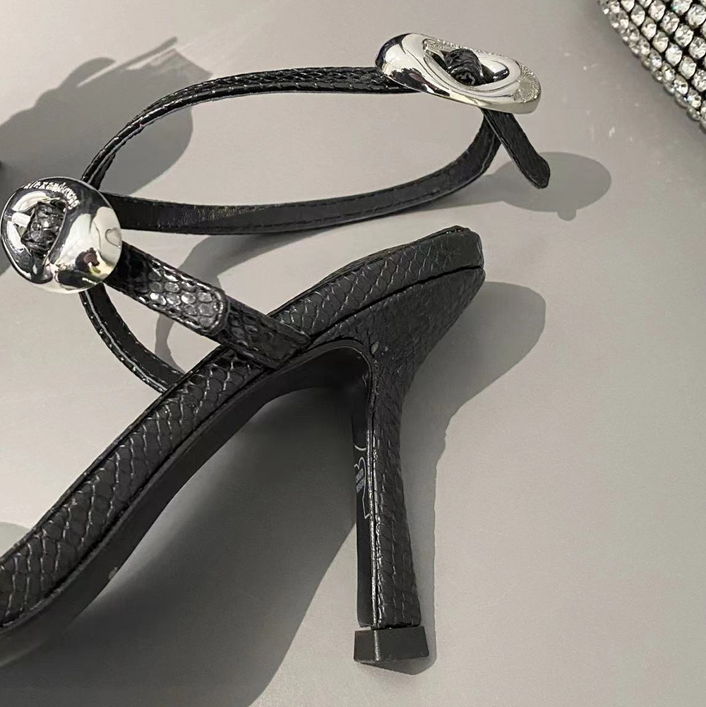 Snake grain leather ankle strap sandals hardware buckle leather outsole slippers pumps Womens Party Evening Shoes Luxury Designer high heels 34-43 wit