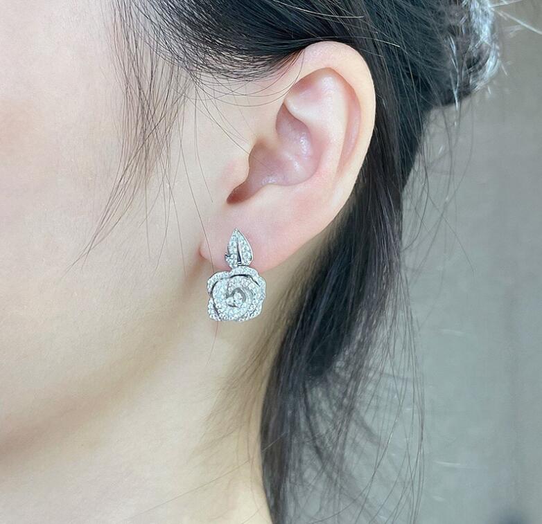 Sterg Sier Sparkg Stud Earrings Women, Featuring Genuine White Moissanite Dia Gemstones, Perfect for Party and Gift Giving 2209