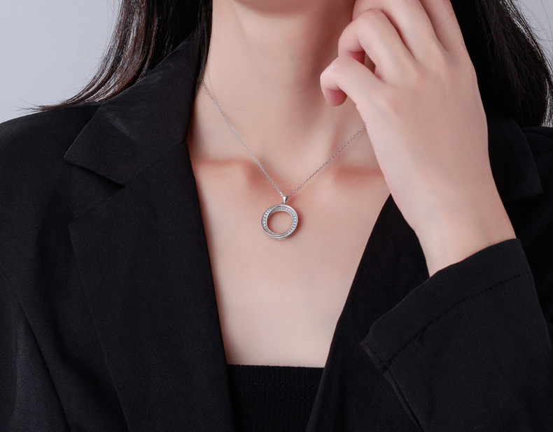 Sterg Sier Circle Pendant Necklace Women, Real Sier, Pave White Sapphire Cubic Zirconia Dia Gemstones, Jewelry for Parties and Gifts