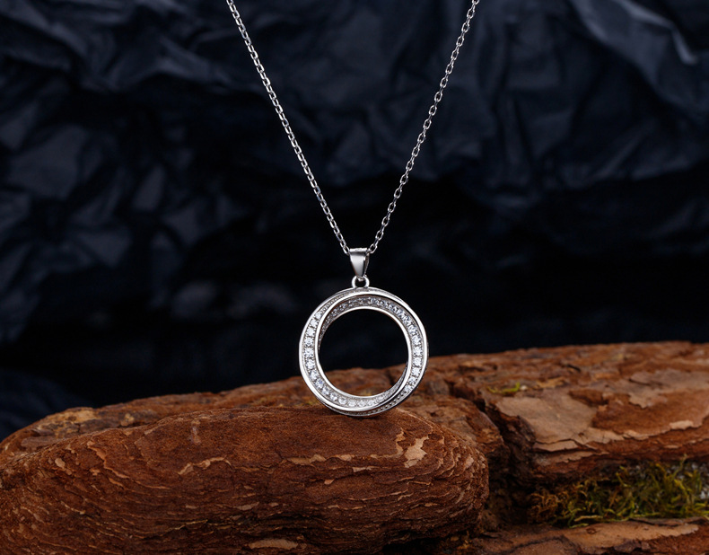 Sterg Sier Circle Pendant Necklace Women, Real Sier, Pave White Sapphire Cubic Zirconia Dia Gemstones, Jewelry for Parties and Gifts