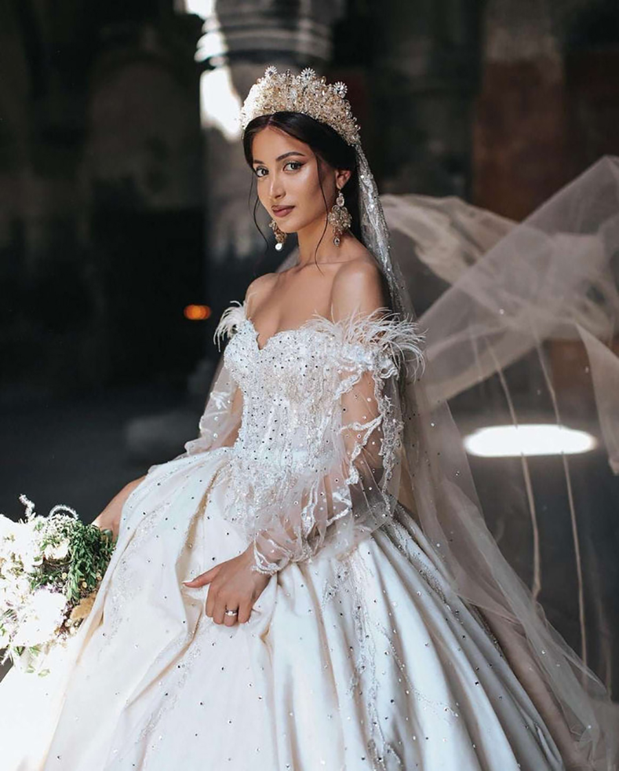 Modest Ball Gowns Wedding Dresses Sparkly Sequins Feather Bridal Gown Luxury Long Bride Robe Vestido De Novia