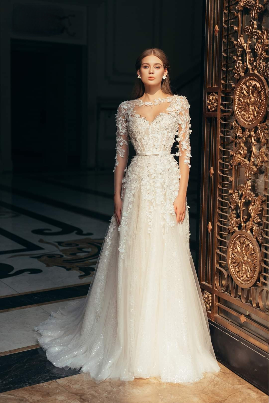 Charming 3D-Ral Appliques Wedding Long Sleeve Bridal Gowns A E Sweep Train Bride Dresses Custom Made Plus Size 0219
