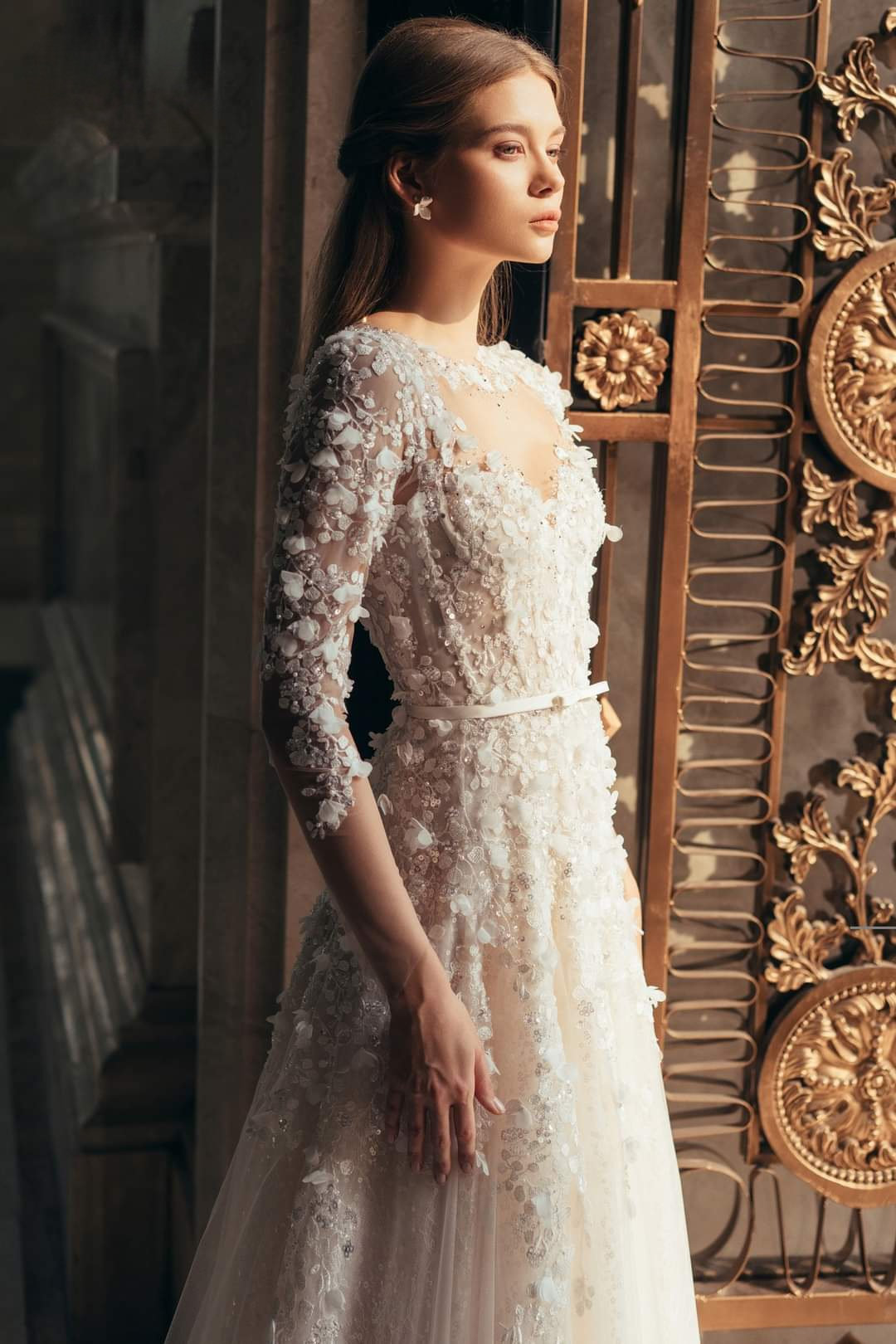 Charming 3D-Ral Appliques Wedding Long Sleeve Bridal Gowns A E Sweep Train Bride Dresses Custom Made Plus Size 0219