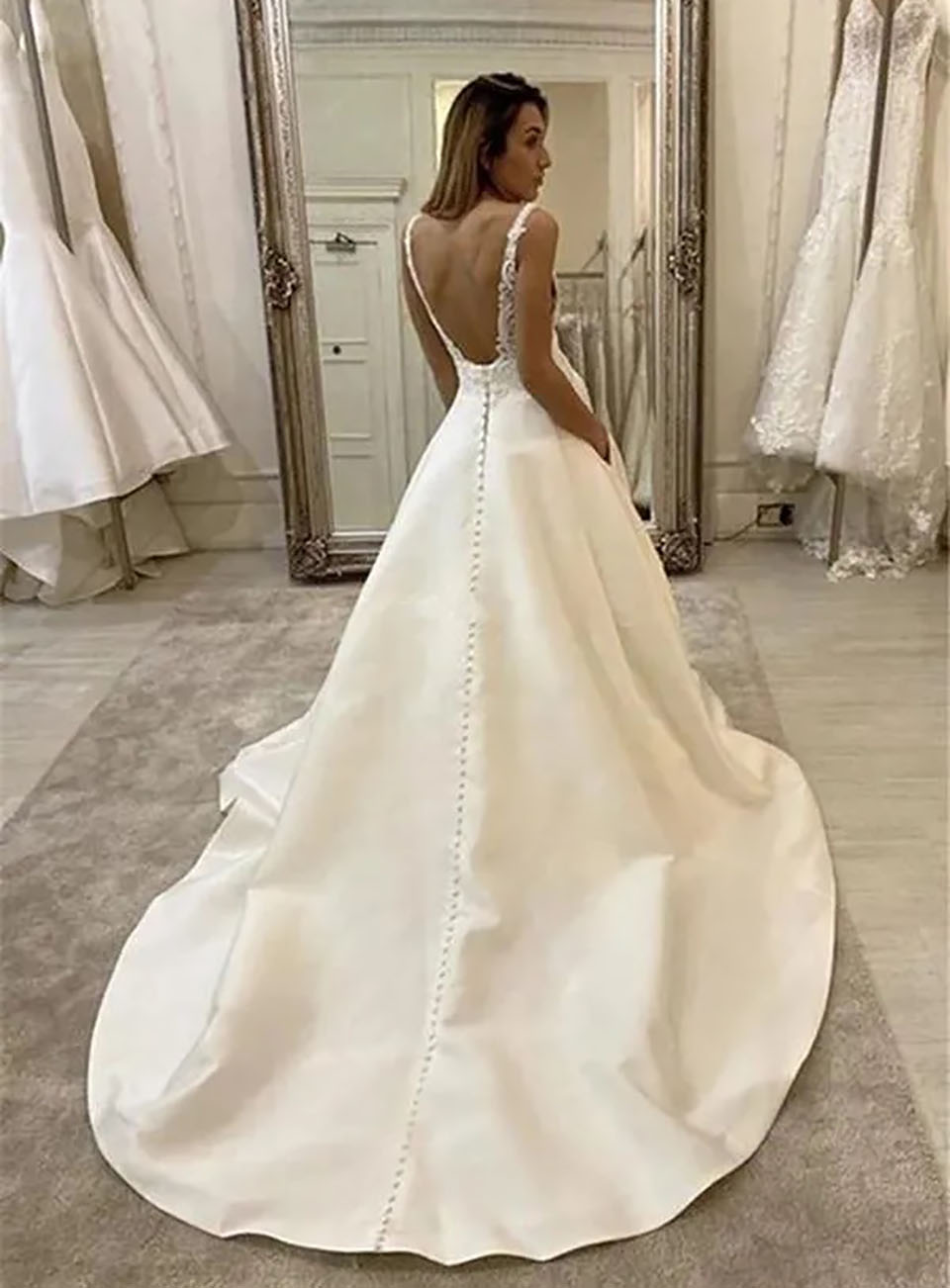 White Wedding Dresses Ivory Bridal Gowns Formal A Line Applique Custom Zipper Lace Up Plus Size New Floor-Length Sweep Train V-Neck Satin Backless But