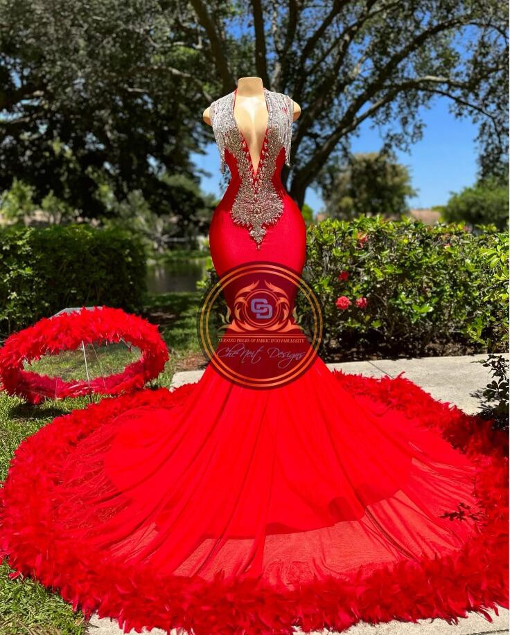 Red Sparkly African Evening Ceremony Dresses for Women Luxury Diamond Crystal Feather Backless Prom Gown abendkleider 2024