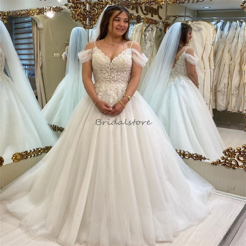 Sparkly Boho Wedding Dresses 2024 Spaghetti Straps A Line Plus Size Bridal Dress Sexy Backless Applique Lace Rustic Country Fairy Bride Robe De Mariee