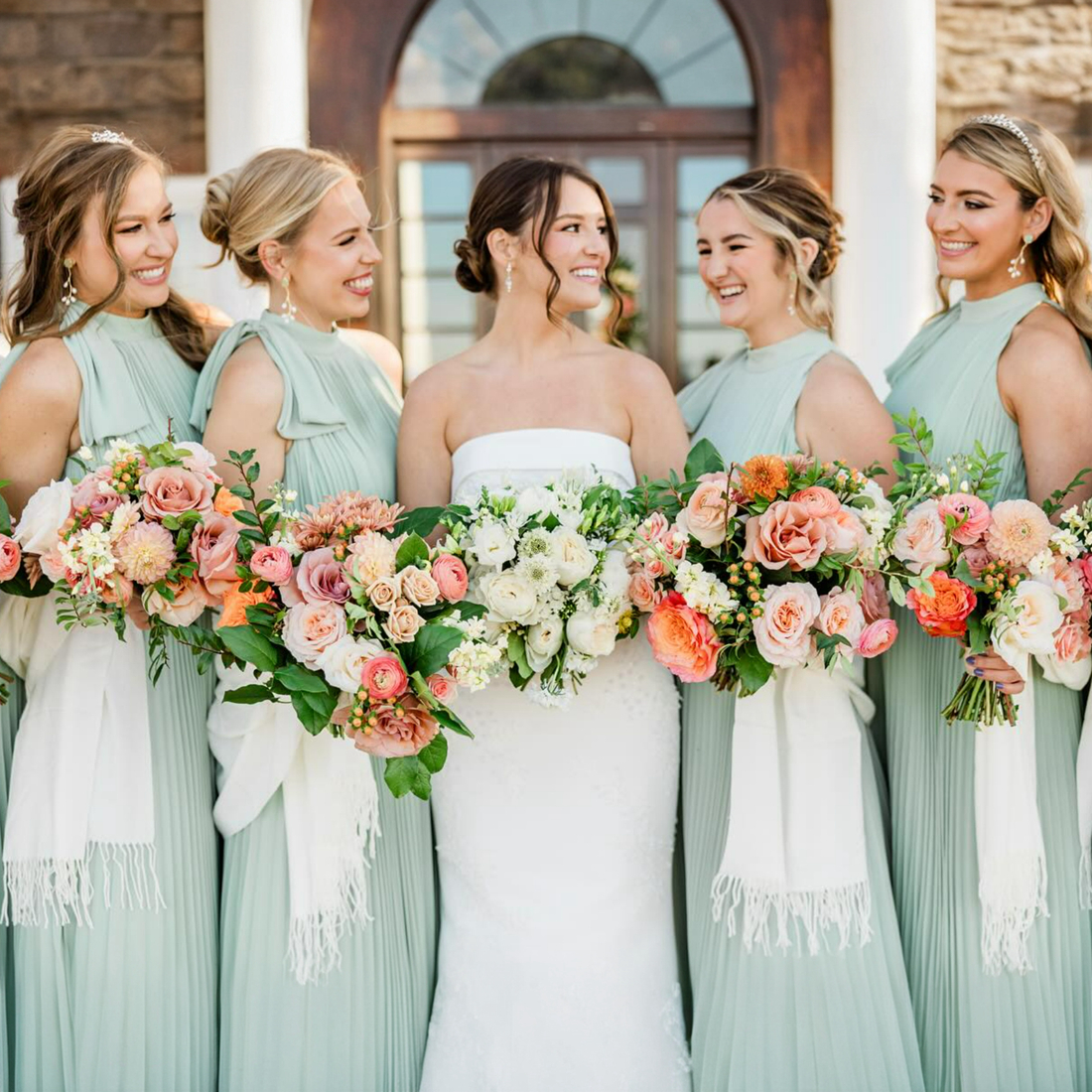 Light Green Junior Dresses Halter Chiffon Long Bridesmaid Dress Bow Pleated Sash Decorated Gowns For Arabic Black Women Wedding Guest Outfit NR043