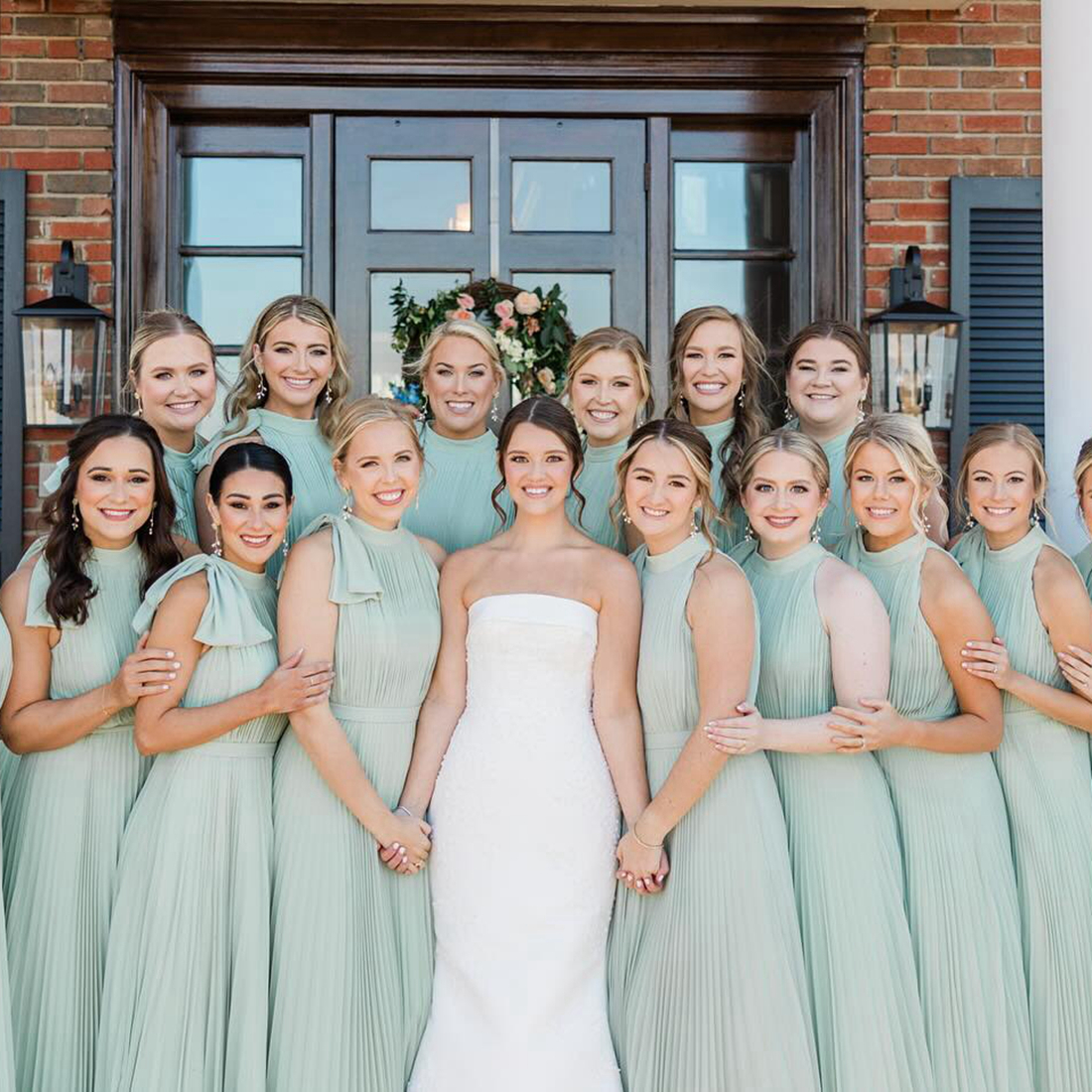 Light Green Junior Dresses Halter Chiffon Long Bridesmaid Dress Bow Pleated Sash Decorated Gowns For Arabic Black Women Wedding Guest Outfit NR043