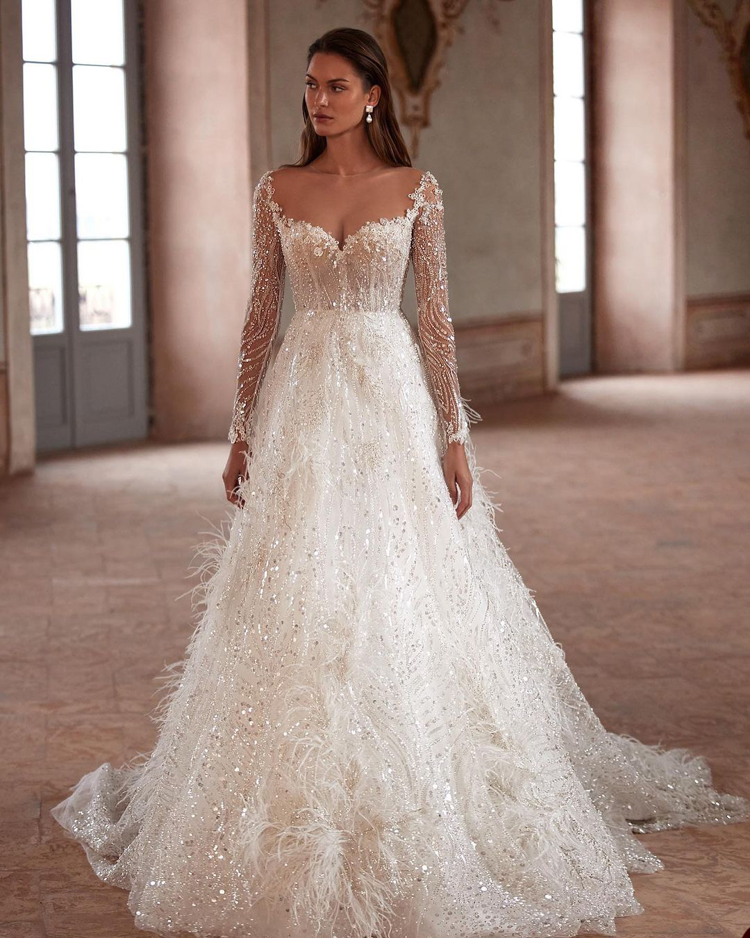 Classic Women Wedding Sheer Neck Long Sleeves Bridal Gowns Sequins Feather Sweep Train Split Side Dress Custom Made vestidos de novia