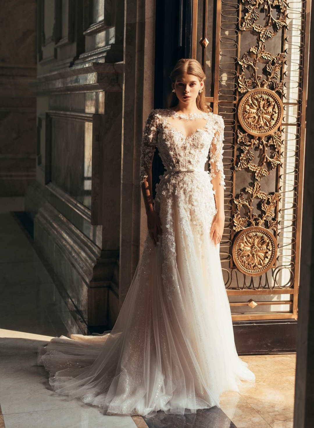 Charming 3D-Ral Appliques Wedding Long Sleeve Bridal Gowns A E Sweep Train Bride Dresses Custom Made Plus Size 0219
