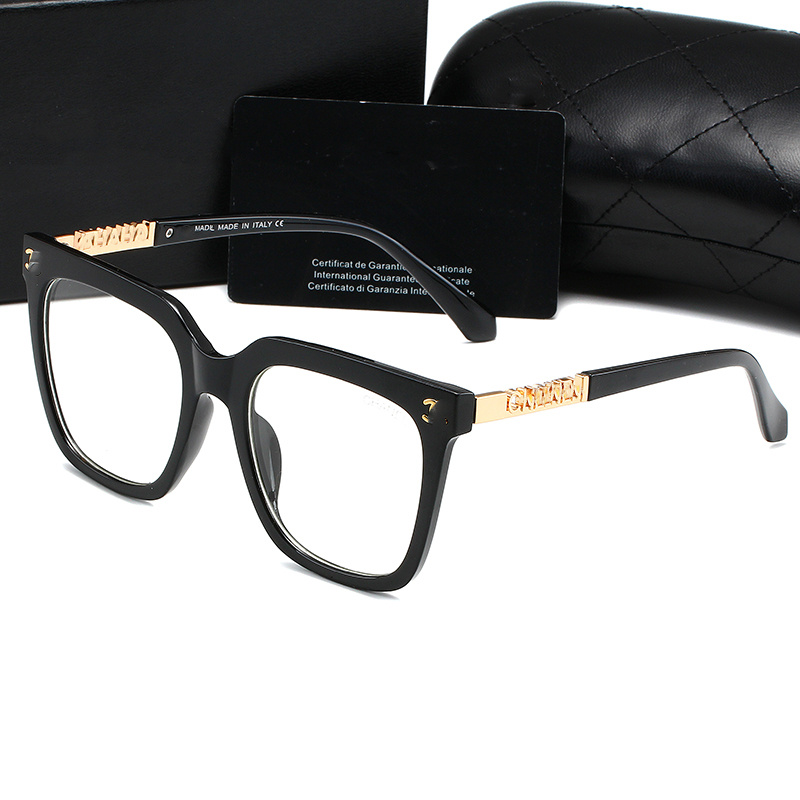 Designer Sunglasses for Women Men Original Eyeglasses Outdoor Shades fashion Luxury Frame Fashion Classic Lady Mirrors for Women and Men Glasses Unisex