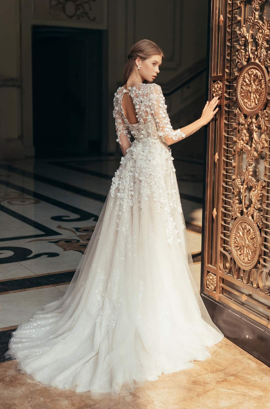 Charming 3D-Ral Appliques Wedding Long Sleeve Bridal Gowns A E Sweep Train Bride Dresses Custom Made Plus Size 0219