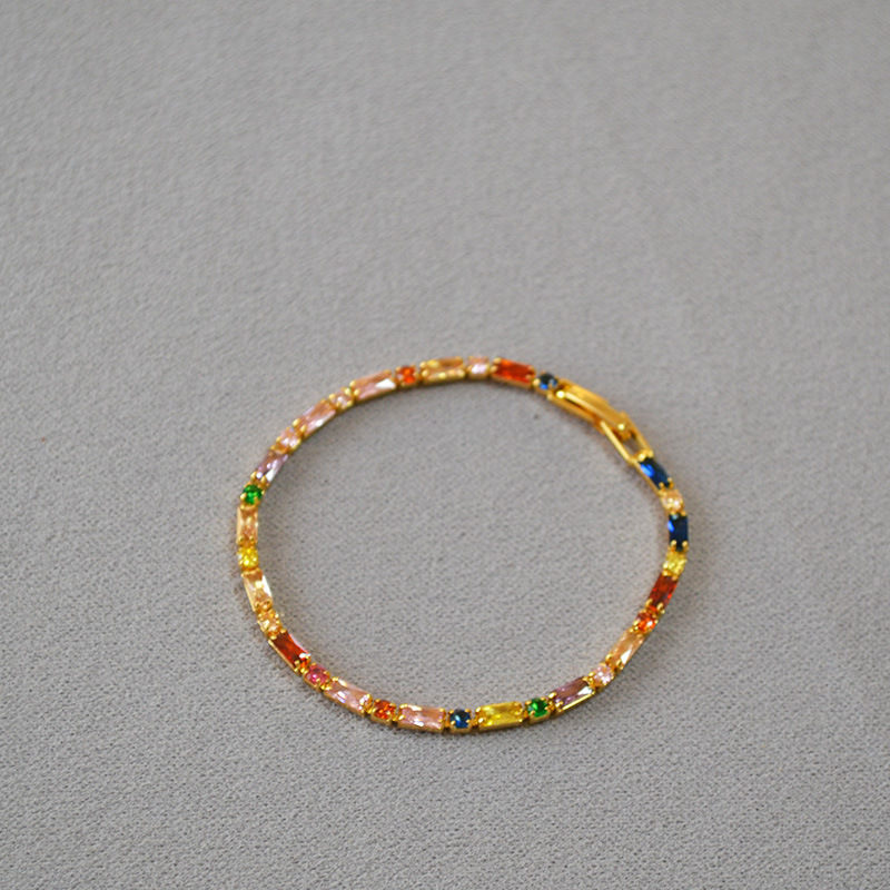 Korean version of niche design sweet fresh brass gold plating color vermiculite daily simple temperament buckle fine bracelet female