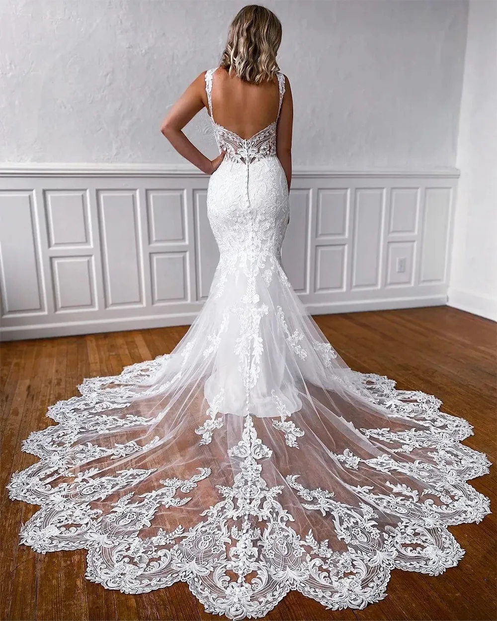 Gorgeous Lace Mermaid Wedding Dresses Bride Gown Spaghetti Straps Applique Sweep Train Covered Buttons Custom Made Plus Size vestido de novia