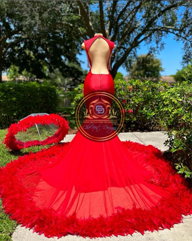 Red Sparkly African Evening Ceremony Dresses for Women Luxury Diamond Crystal Feather Backless Prom Gown abendkleider 2024