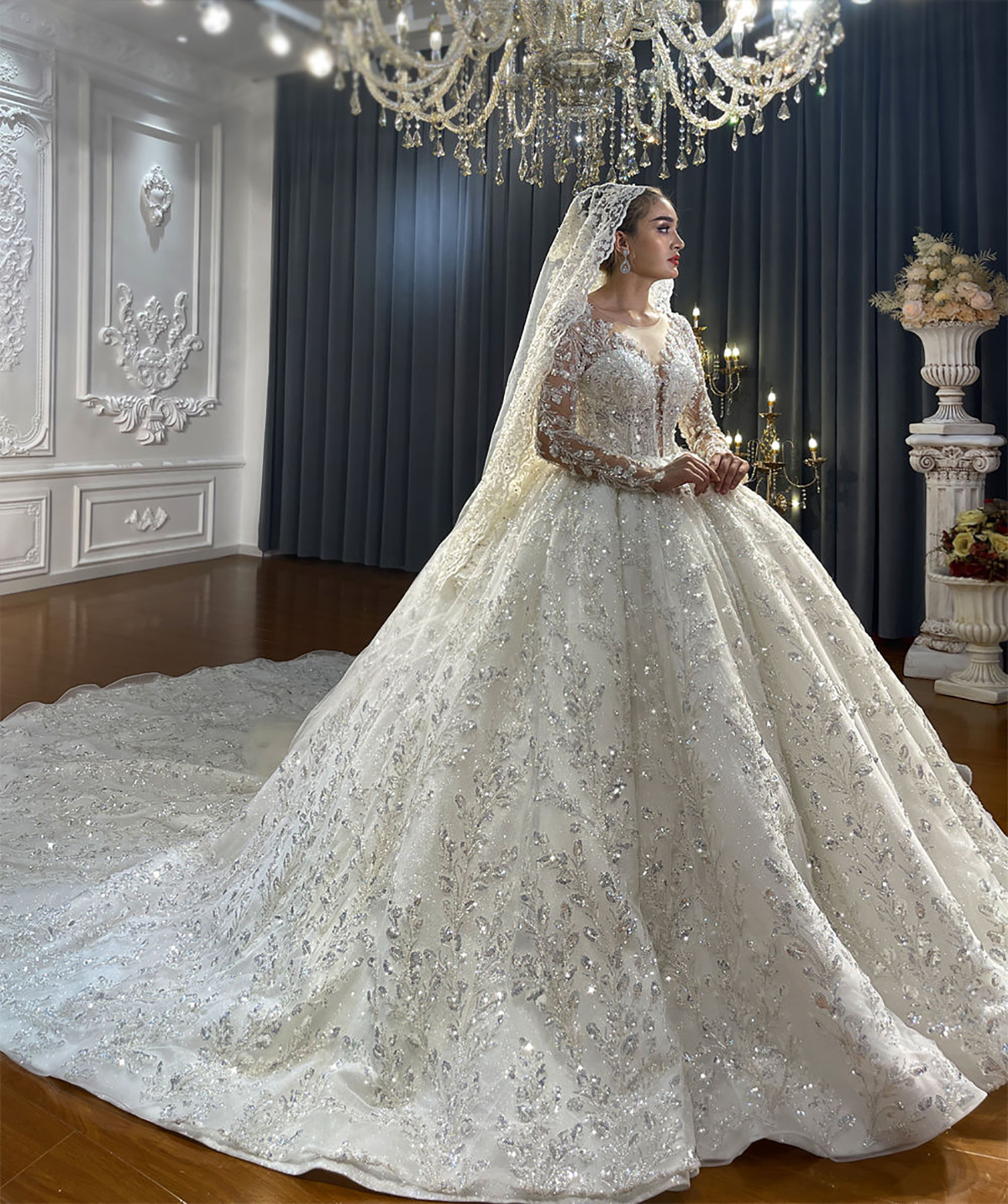 Ball Gown Wedding Dresses Sheer Neck Long Sleeves Bridal Sequins Appliques Court Train Princess Marriage Gowns Custom Made