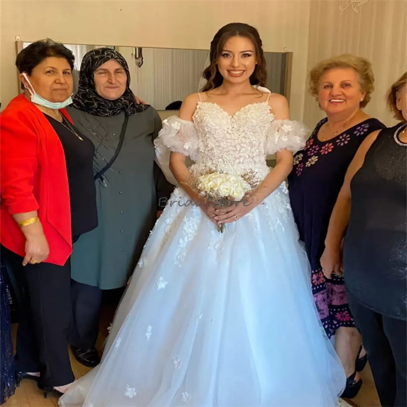 Beautiful Princess Lace Wedding Dresses 2024 Spaghetti Straps A Line Appliques Lace Country Fariy Bridal Dress Tulle Gatsby Hippies Garden Bride Dress