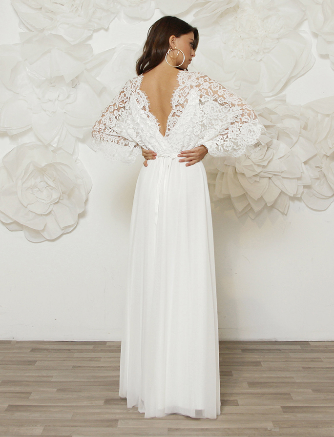 Arabia A Line Wedding Dress V Neck Lace Appliques Long Sleeve Bride Dresses Sweep Train Backless Boho Bridal Gowns