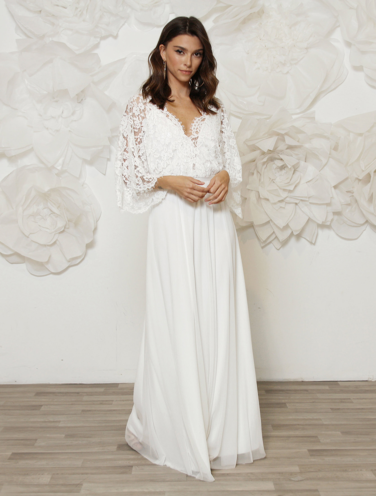 Arabia A Line Wedding Dress V Neck Lace Appliques Long Sleeve Bride Dresses Sweep Train Backless Boho Bridal Gowns