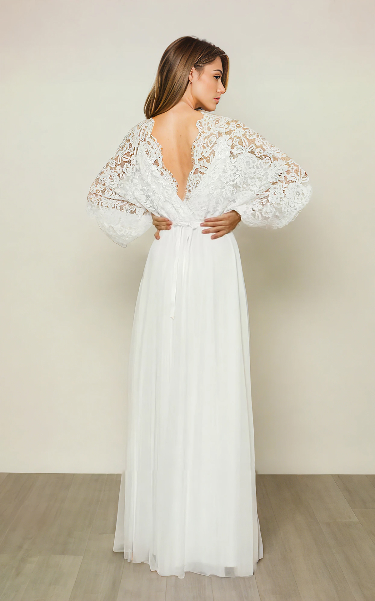 Arabia A Line Wedding Dress V Neck Lace Appliques Long Sleeve Bride Dresses Sweep Train Backless Boho Bridal Gowns
