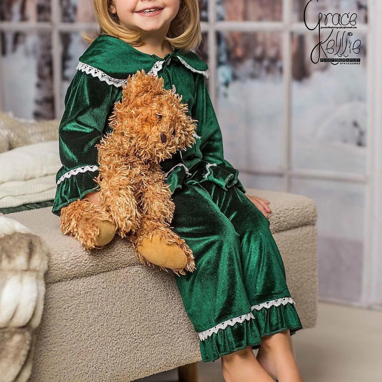 Christmas Pajamas for Family Green Velvet Girls Outfits 8 to 12 Years Matching Baby Kids Women Sleepwear Chidlrens Pyjamas 240130