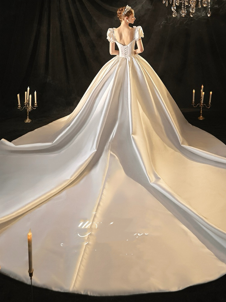 Elegant Vintage Satin Wedding Dress Princess Cap Sleeves Long Train 2024 Handmade Flowers Pearls Beaded Pageant Bridal Gowns Arabic Custom Made Robe D