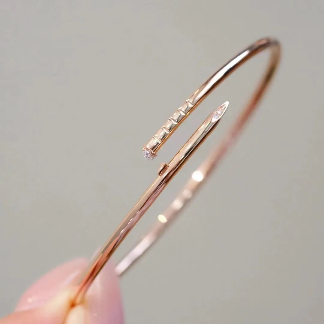 Bracelet Nail 2024 Thin Elastic for Men and Womens Designers Pure Silver Top V-shaped Gold Lightweight High end Diamond 18k Box Bracelet c79